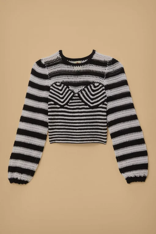  BLACK AND WHITE STRIPES CROCHET BLOUSE