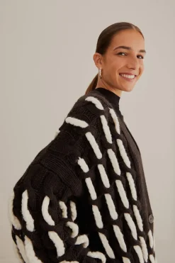  BLACK AND WHITE TEXTURED KNIT CARDIGAN