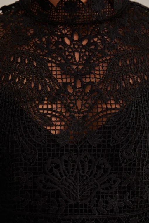  BLACK GUIPURE LONG SLEEVE BLOUSE