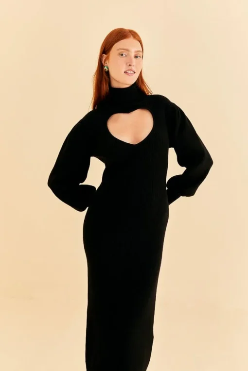  BLACK HEART NECKLINE KNIT DRESS