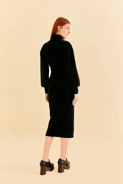  BLACK HEART NECKLINE KNIT DRESS