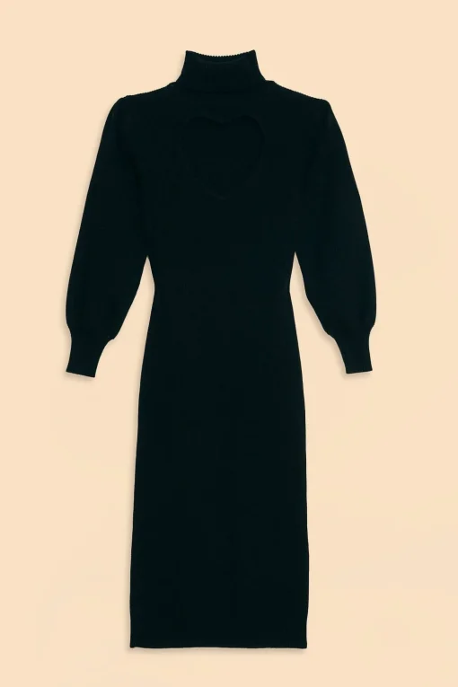  BLACK HEART NECKLINE KNIT DRESS