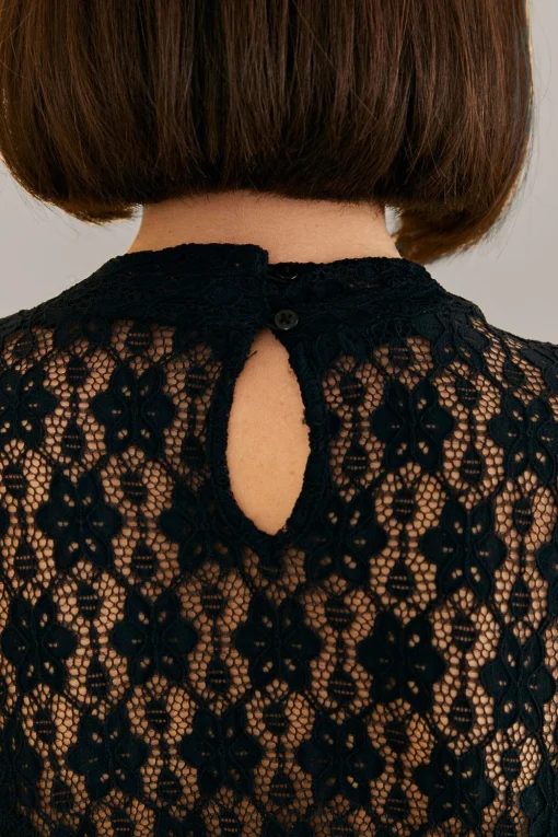  BLACK LACE LONG SLEEVE BLOUSE