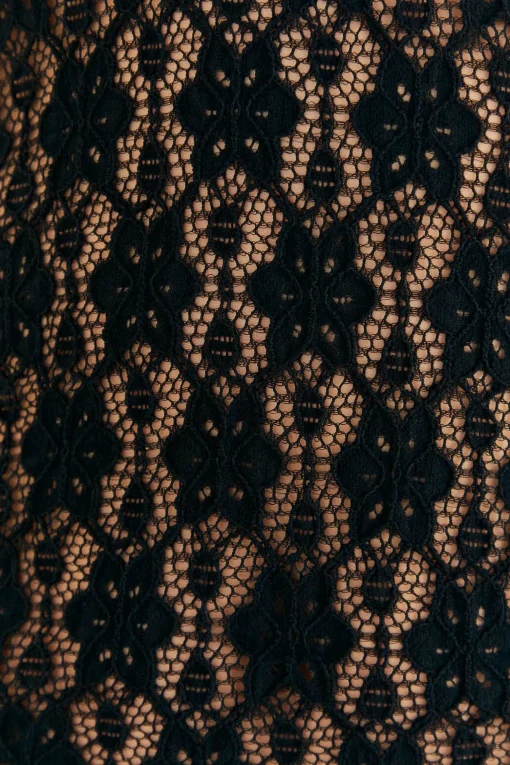  BLACK LACE LONG SLEEVE BLOUSE