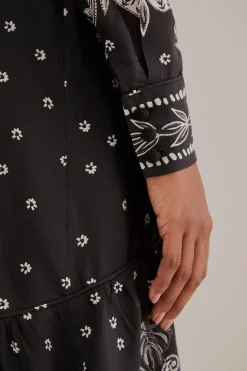  BLACK PAISLEY BLOOM MAXI DRESS