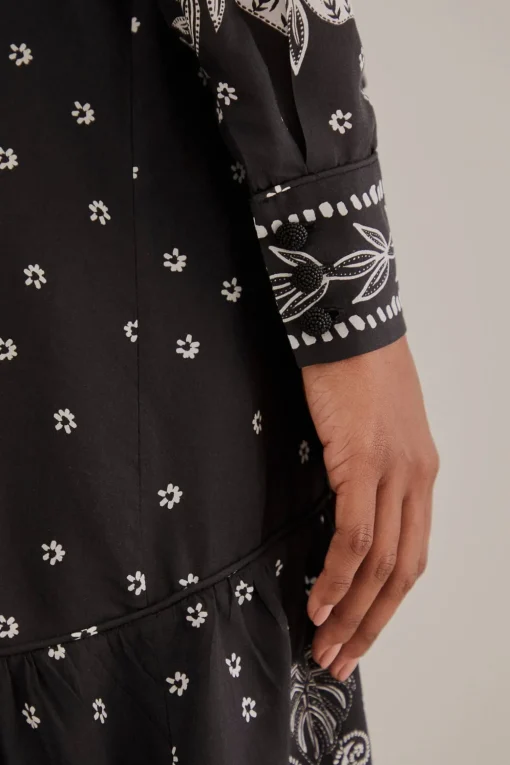  BLACK PAISLEY BLOOM MAXI DRESS