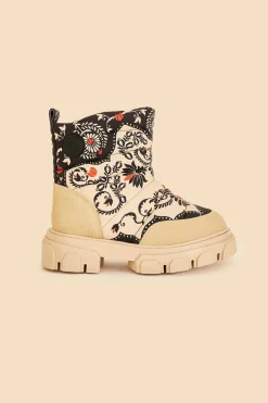  BLACK PASSION SCARF PUFFY ANKLE BOOT