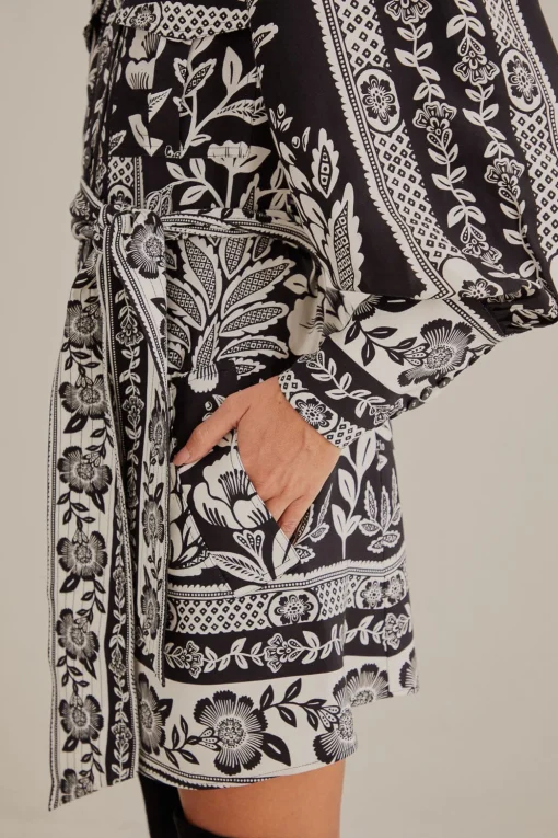  BLACK PINEAPPLE GARDEN LONG SLEEVE SHIRTDRESS