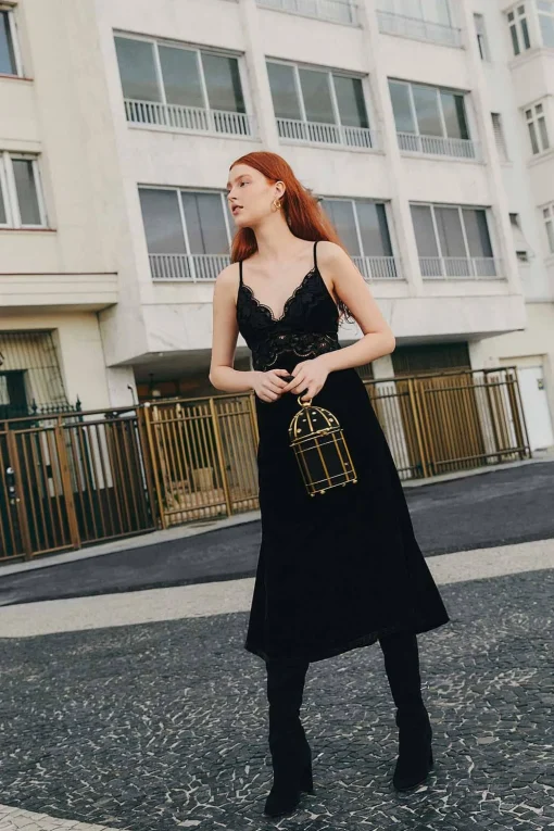  BLACK RICHELIEU VELVET SLIP DRESS