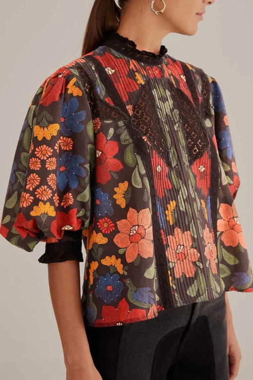  BLACK STITCHED FLOWERS SHORT SLEEVE BLOUSE