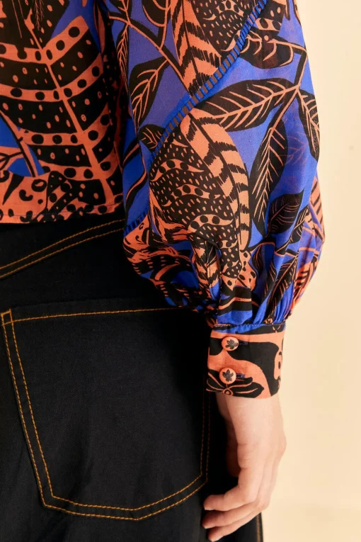  BLUE TROPICAL GOLD PLEATED LONG SLEEVE BLOUSE