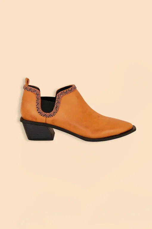  CARAMEL LOW CUT BOOT