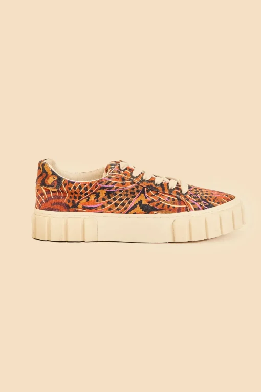  CARAMEL MACAWMOUFLAGE FLATFORM SNEAKER