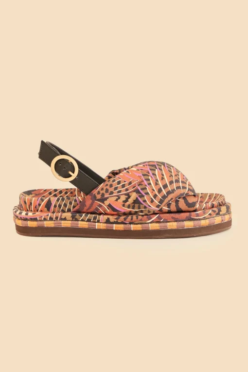  CARAMEL MACAWMOUFLAGE PUFFY FLAT SANDAL
