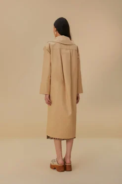  POCKETS OVER NUDE TRENCH COAT
