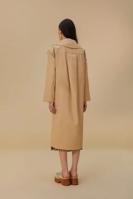  POCKETS OVER NUDE TRENCH COAT