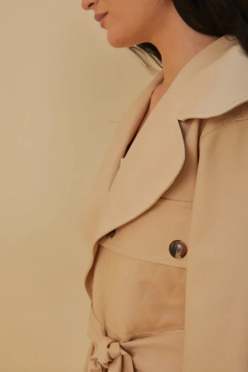  POCKETS OVER NUDE TRENCH COAT