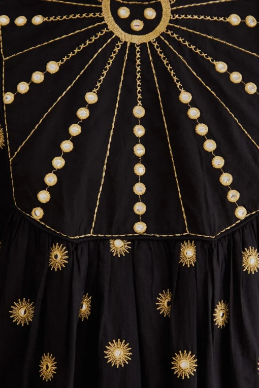  SUN EMBROIDERED BLOUSE